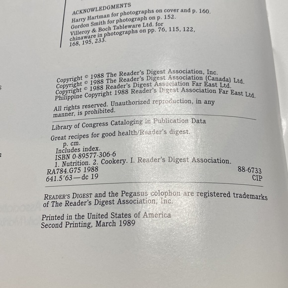 Readers Digest Hard Cover Cook Book - Picture 3 of 4